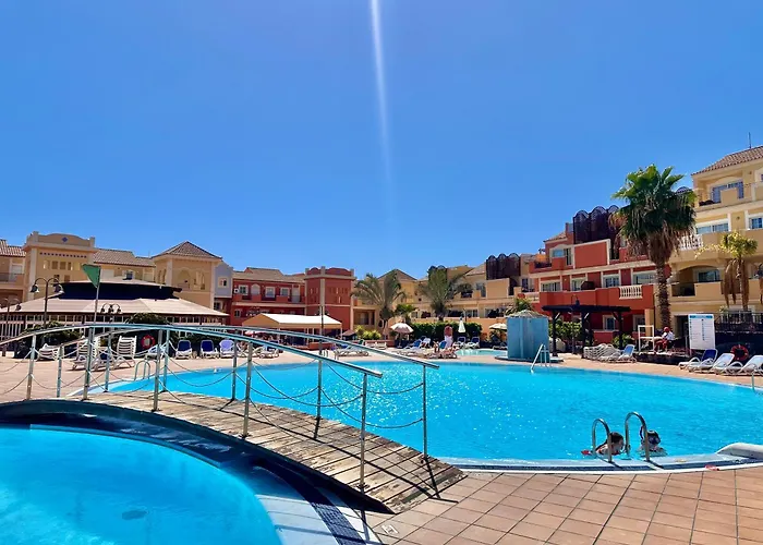 Sunny Apartment & Heated Pool