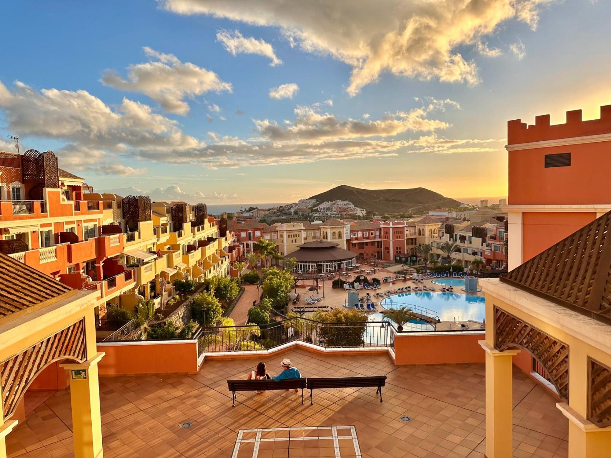 Appartamento Sunny & Heated Pool *